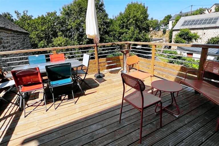 Holiday apartment with patio, barbeque & pool | Pets are welcome — photo 2