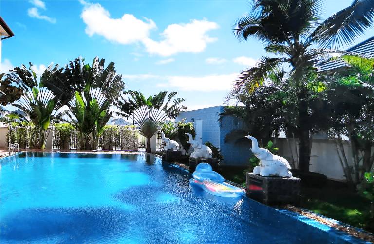Villa with garden, terrace & private pool | Good for workation in Sattahip