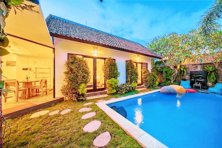 Villa with patio, yard & private pool | Perfect for remote work — photo 3