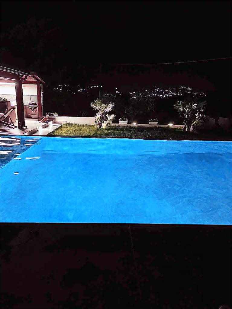 Villa with garden, BBQ & private pool — photo 4