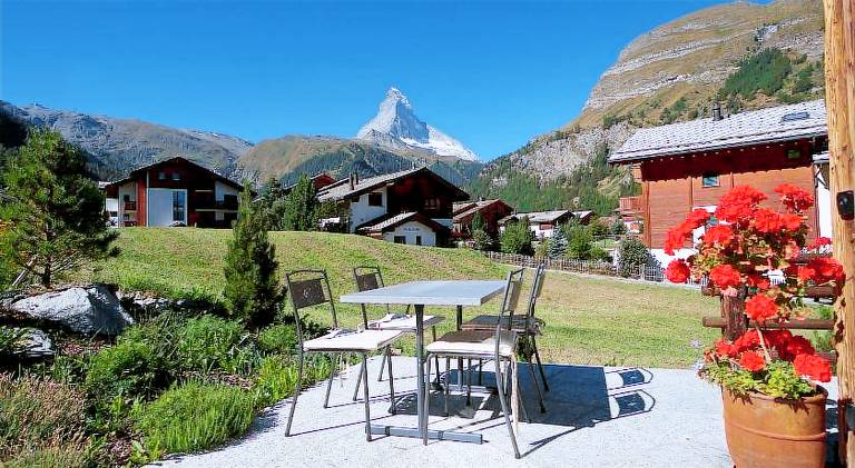 Pleasant vacation home with hot tub | Close to the ski | Pets are welcome — photo 3