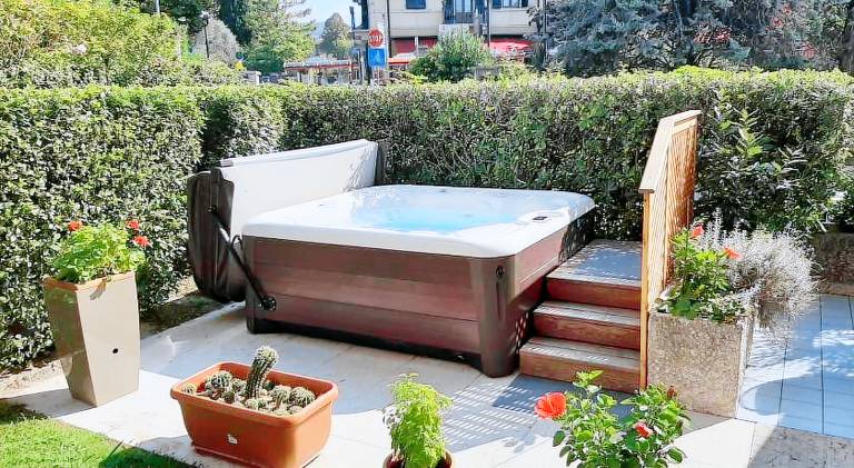 Apartment with pool & jacuzzi | Pets allowed in Bardolino