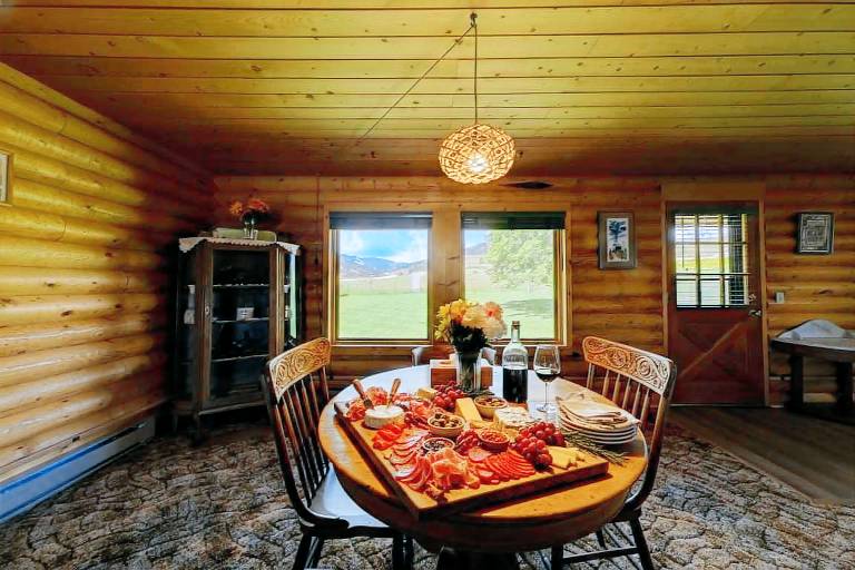 Family-oriented wonderful vacation home with pool, fast internet & BBQ | Mountain view | Dogs allowed — photo 4