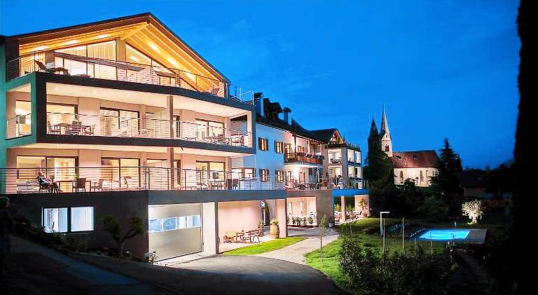 Holiday apartment with barbecue, pool & yard in Ruffre