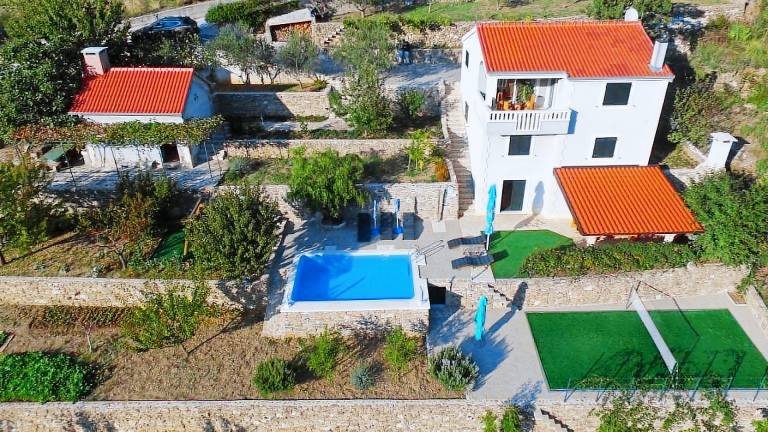 Fully equipped house with grill, yard & private pool | Pet-friendly — photo 4
