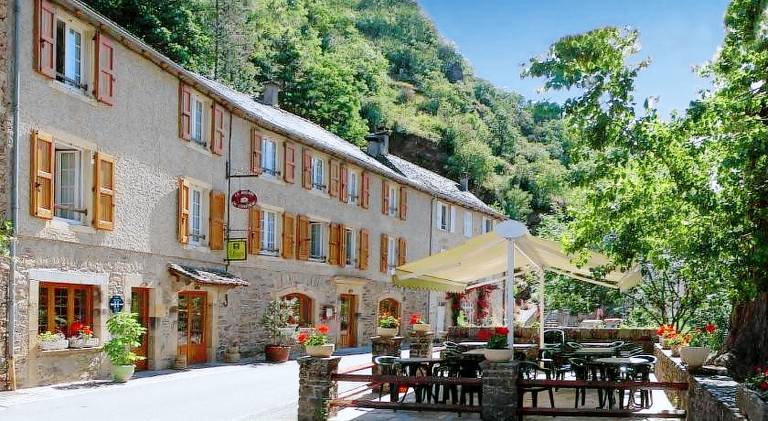 Hotel Restaurant Le Relays du Chasteau - Logis Hotel — photo 4