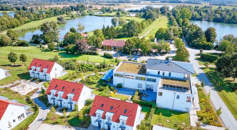 Nice serviced apartment with yard, sauna & terrace | Suitable for remote work | Dogs allowed in Straubing