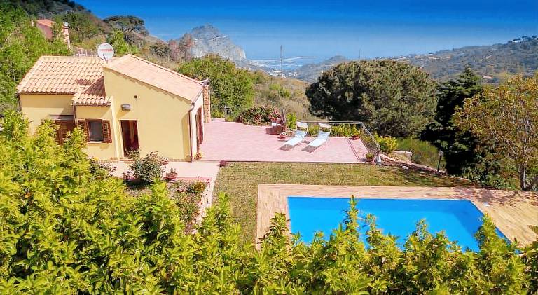 Pleasant villa with pool | Dogs allowed — photo 3