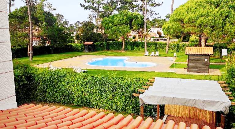 Villa with terrace, yard & grill — photo 3