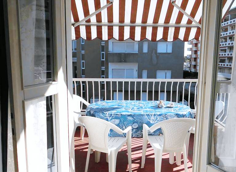Family-oriented pleasant apartment with pool | Beach nearby | Pets are welcome — photo 2