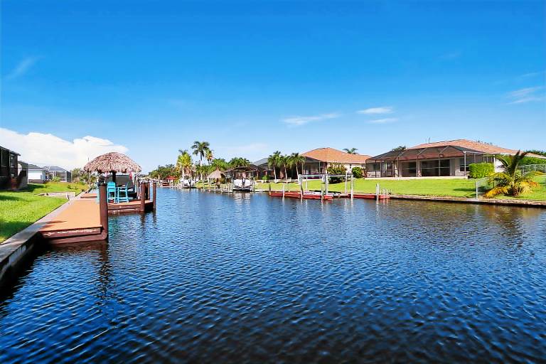 Child-friendly ample vacation home with private pool & BBQ | River view | Pets allowed — photo 4
