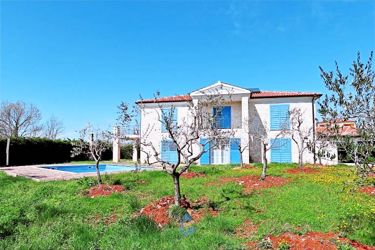Charming 4BR Villa for 8+1 with Pool and Sauna — photo 3