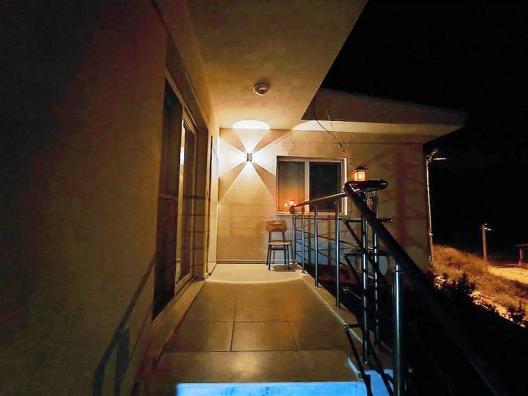 Ample house with yard & patio | Dogs allowed — photo 5