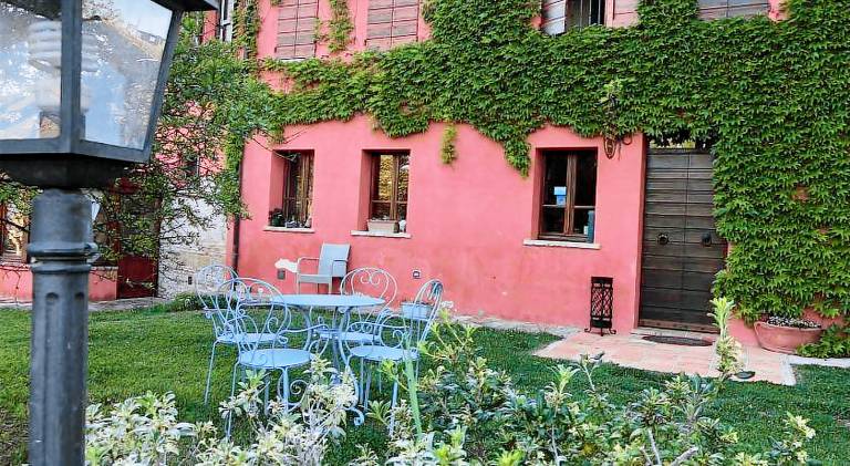 Beautiful farm with pool & garden | Pets are welcome in Fano