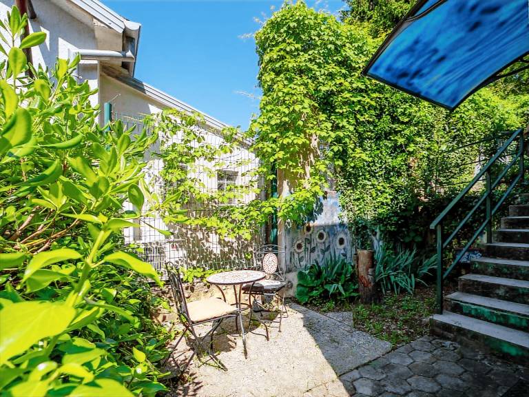 House with yard & terrace — photo 5