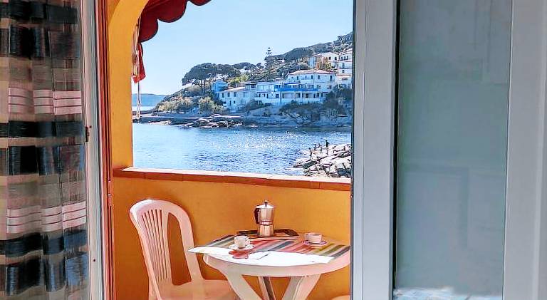 Holiday apartment with garden, terrace & barbeque — photo 4