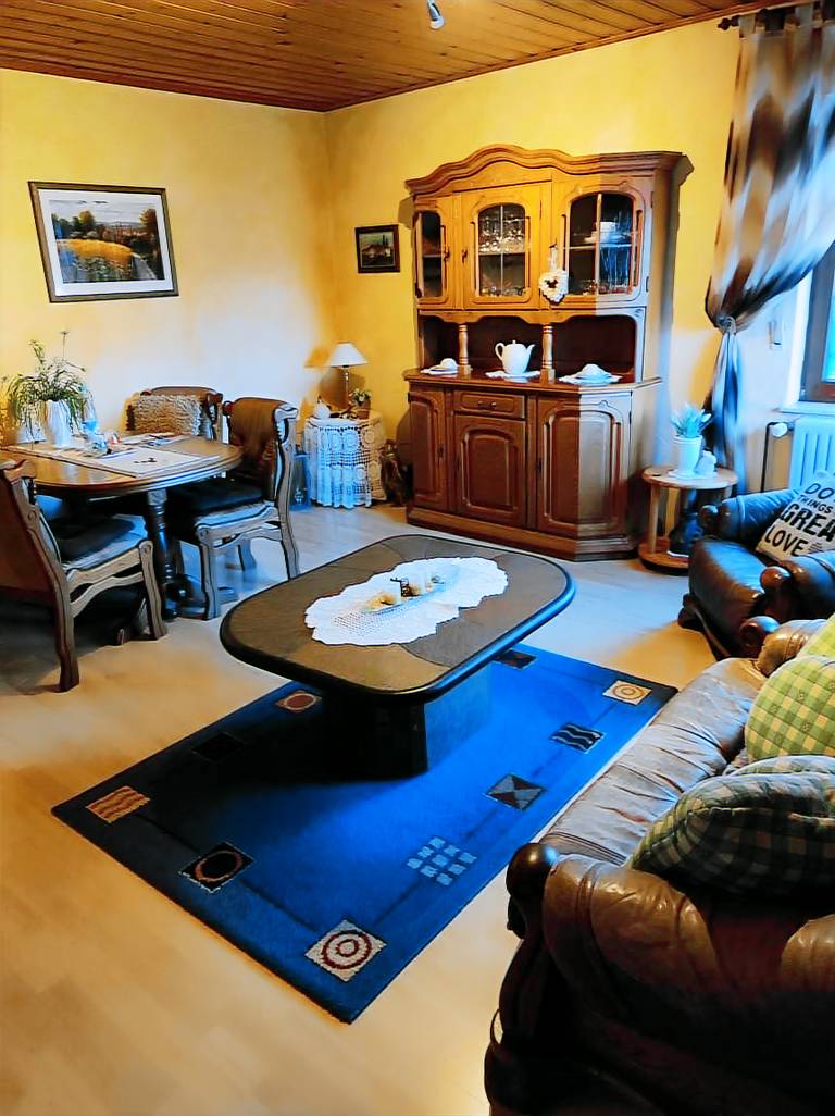 Apartment with patio & yard | Garden view in Koblenz