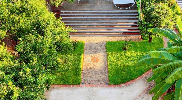 Wonderful serviced apartment with pool, terrace & yard | Pets are welcome — photo 3