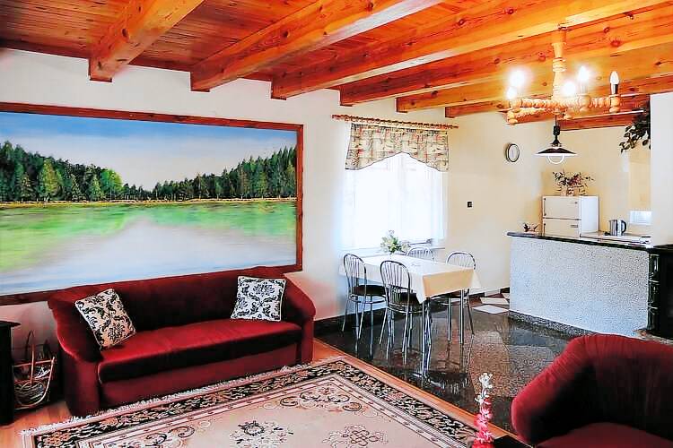 Vacation home with terrace & yard — photo 3