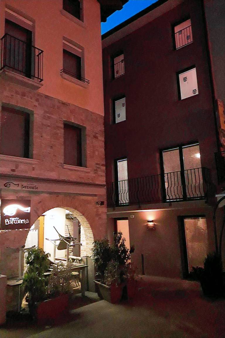 Fully equipped vacation home with patio | Dogs allowed — photo 4