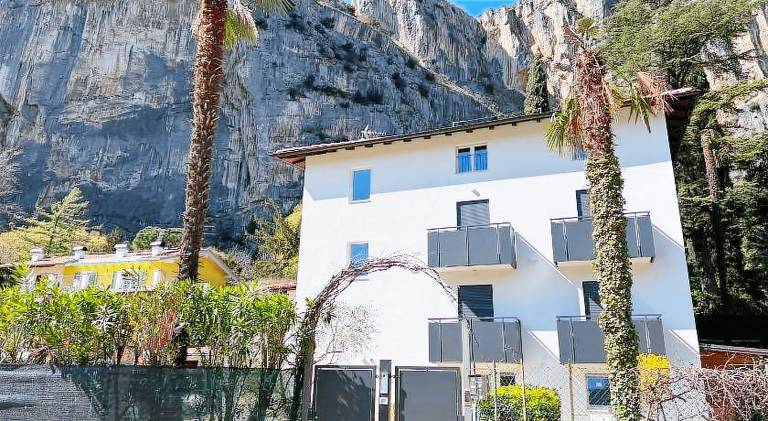 Holiday apartment with terrace in Arco