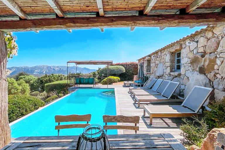 Family-friendly nice villa with terrace, yard & barbeque | Sea view | Dogs allowed — photo 3
