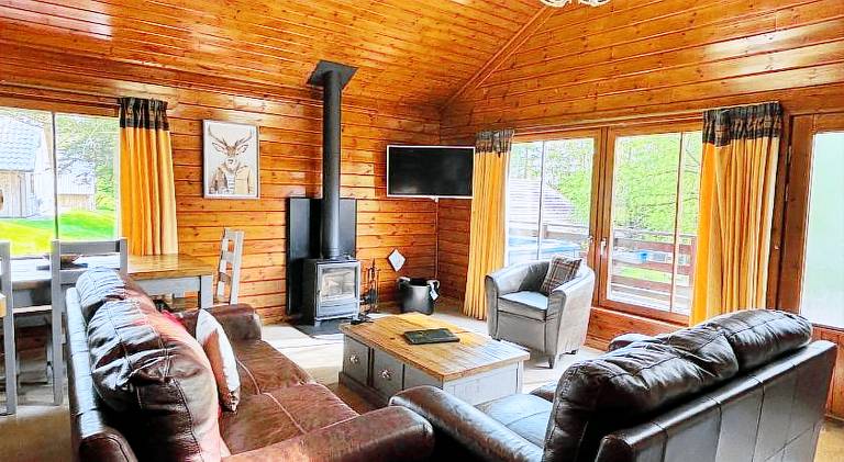 Chalet with jacuzzi — photo 4