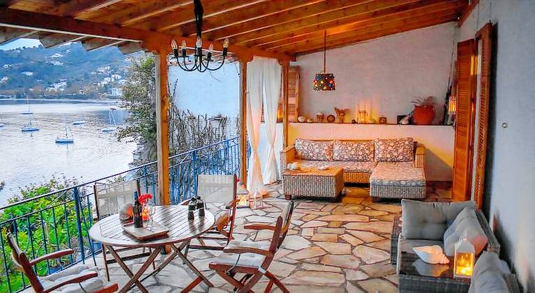 Vacation home with patio & yard | Close to the beach | Perfect for remote work | Pets allowed — photo 3