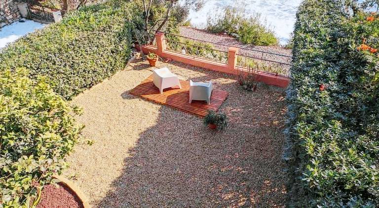 Holiday apartment with terrace & pool in San Bartolomeo al Mare