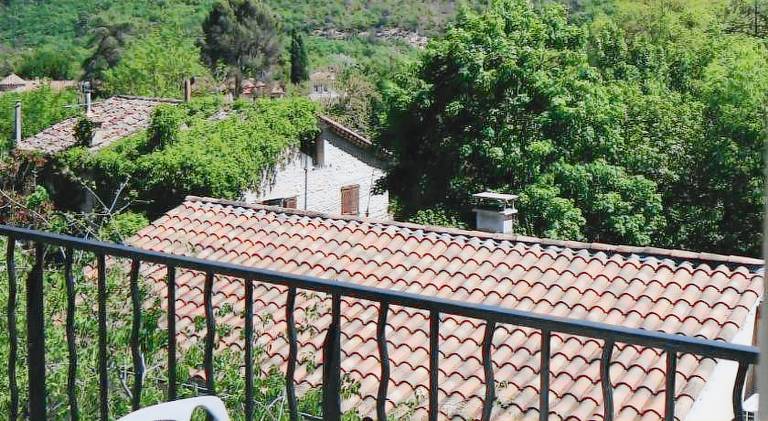 Wonderful serviced apartment with terrace & yard | Pets allowed — photo 3