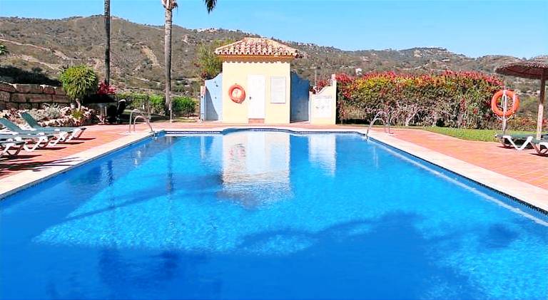 Holiday apartment with pool — photo 3