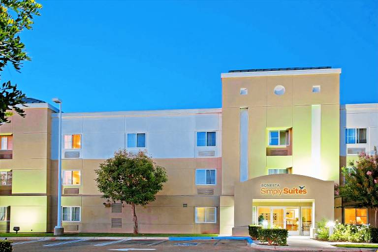 Sonesta Simply Suites Irvine Spectrum in Irvine, CA