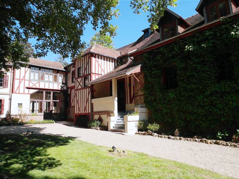 House Treis-Sants-en-Ouche