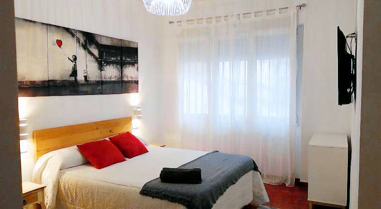 Fully equipped holiday apartment | Next to Mercado de la Ribera | Perfect for remote work | Pets allowed in Bilbao