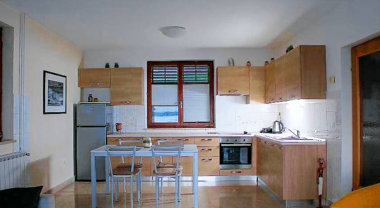 Holiday apartment with patio & garden in Piran