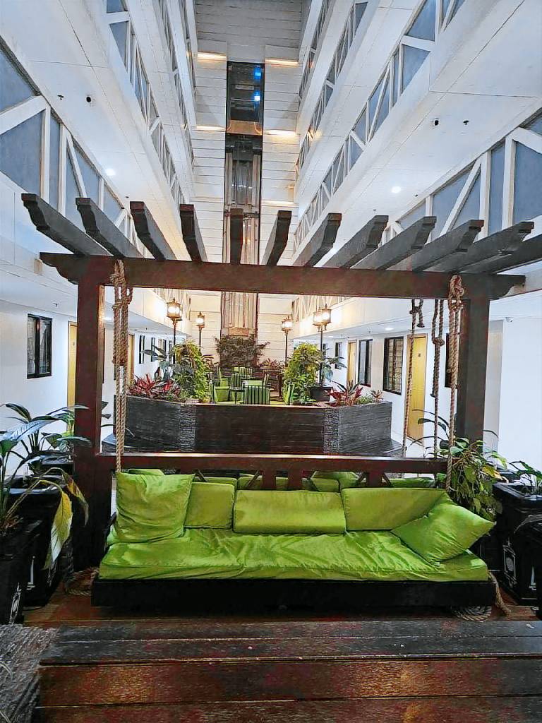 Holiday apartment with pool & patio — photo 5