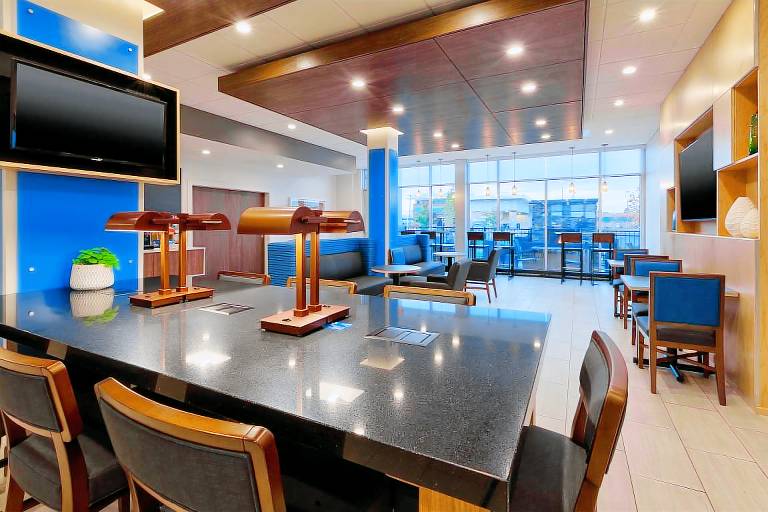 Holiday Inn Express and Suites Eau Claire West I-94 By IHG — photo 5