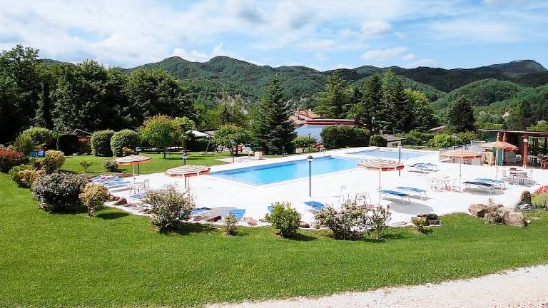 House with pool, barbecue & jacuzzi | Good for workation — photo 3