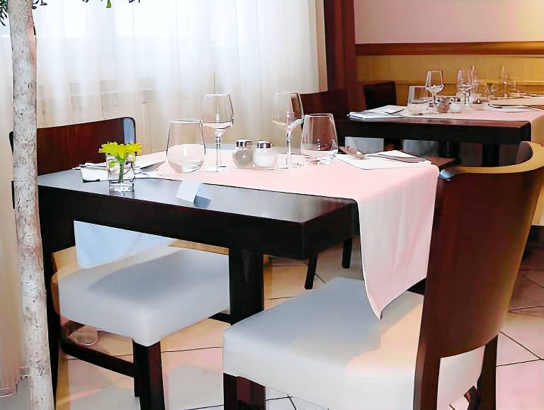 Logis Hotel Restaurant du Midi - Rodez Centre — photo 5