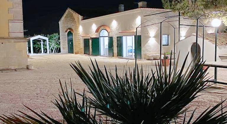 Pleasant vacation home with jacuzzi | Dogs allowed in Corato