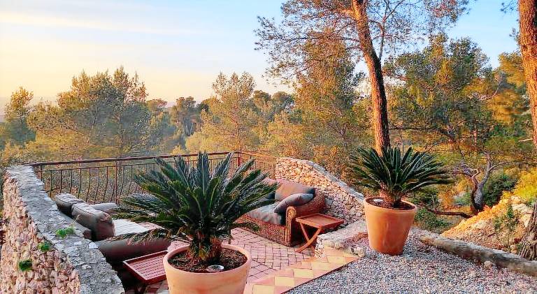 Moulin Rouge Provencal Suite Premium avec jacuzzi exterieur Aix Marseille — photo 5