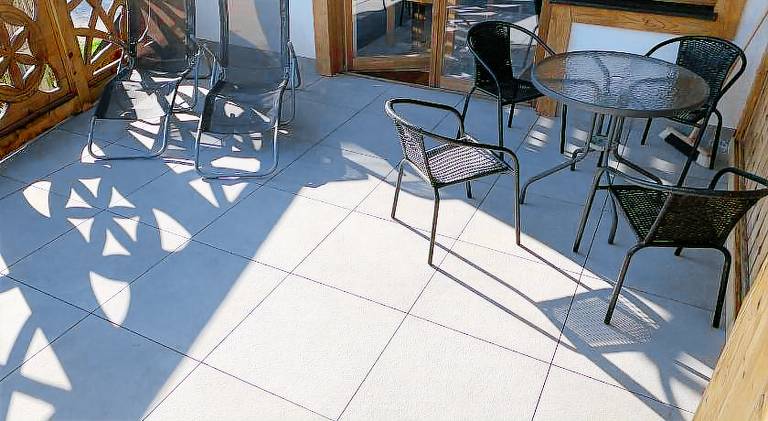 Apartment with garden & patio — photo 5