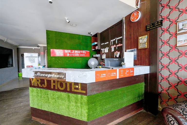 MR J HOTEL WAKAF CHE YEH 2