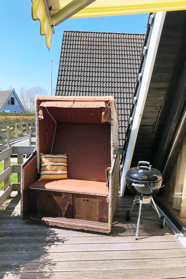 Vacation home with patio — photo 2