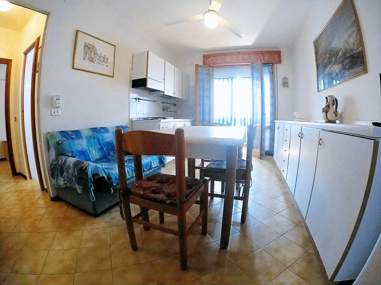 Rental apartment with patio — photo 2