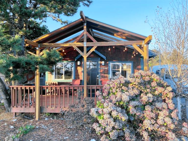 Cabin Rockaway Beach