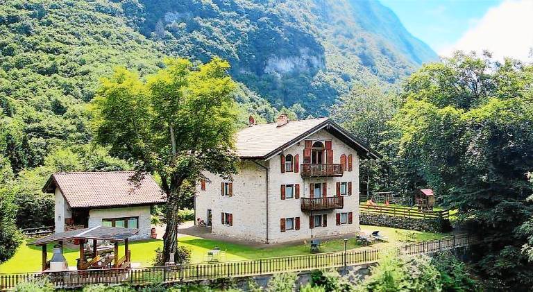 Villa Paradiso Parolari in Tenno