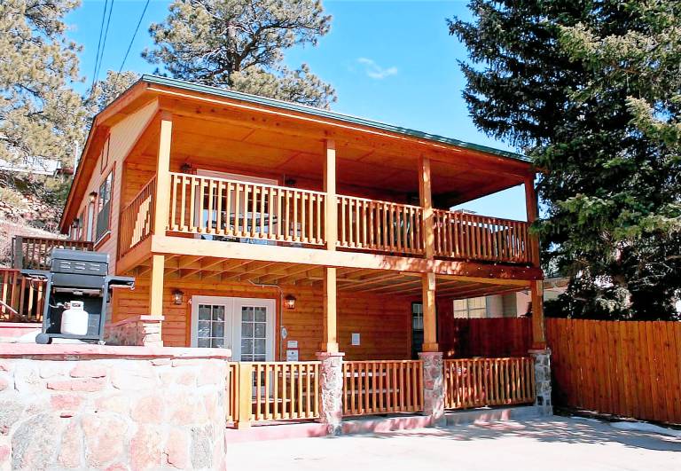 Family-oriented lovely holiday apartment with private pool | Pets allowed in Este