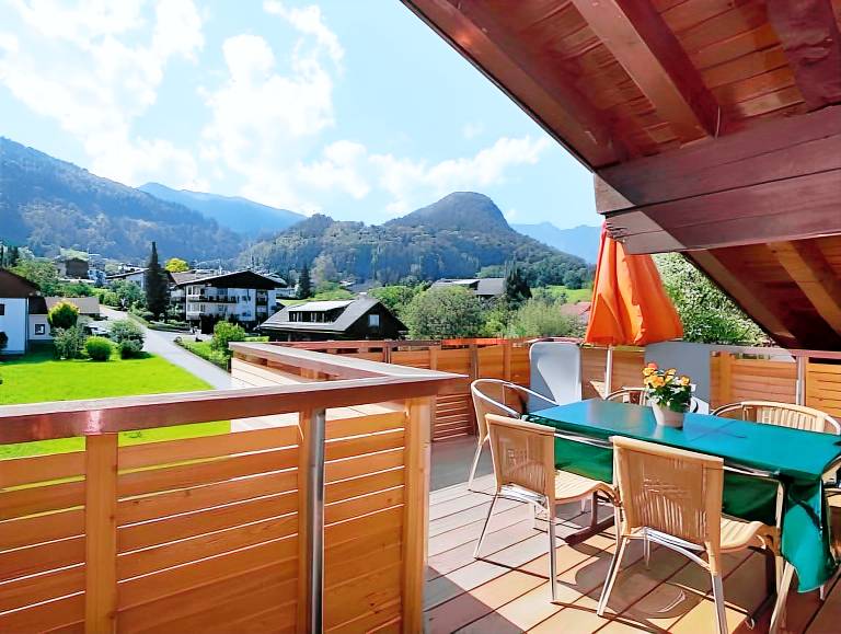 Holiday apartment with sauna, yard & patio — photo 4