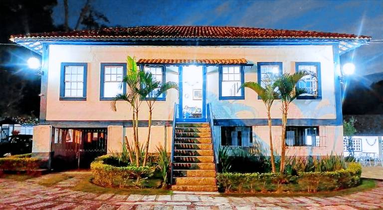 House with pool — photo 4